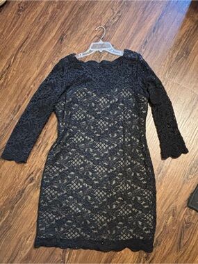 Black Lace Long-Sleeve Sheath Dress